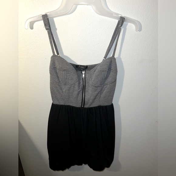 Forever 21 Gray & Black Bustier Mini Dress! Size Medium. - Picture 1 of 7